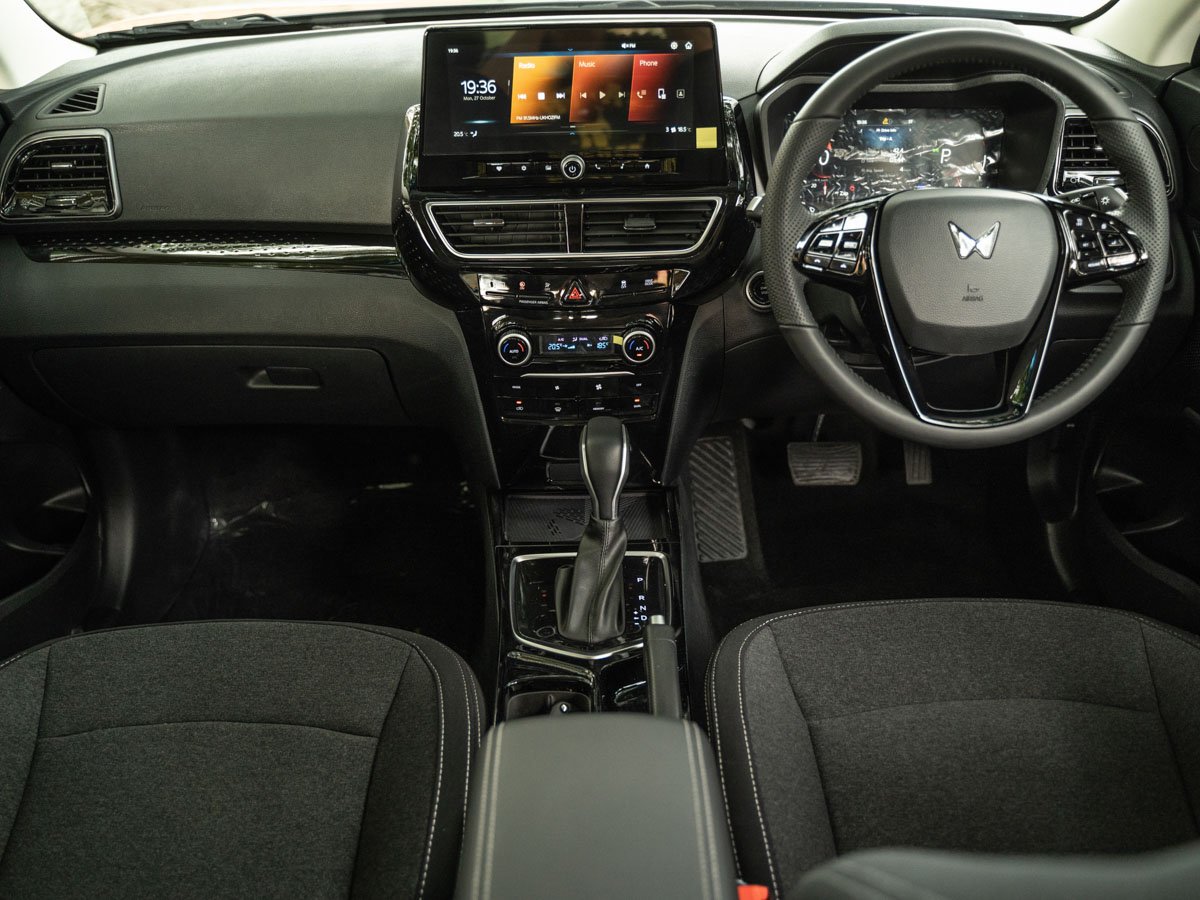 2026 Mahindra XUV 3XO 1.2T AX5 Auto Q2FyTGlzdGluZzo1NzA4MDg