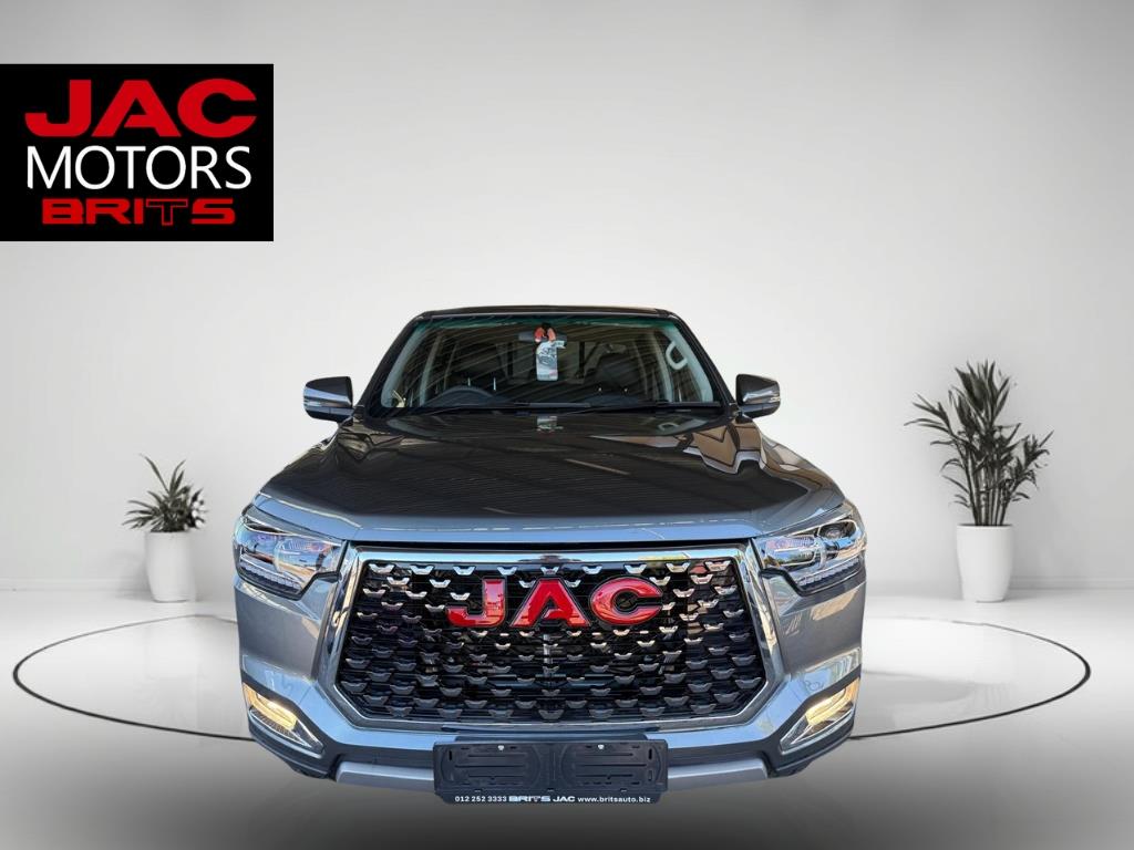 2025-Grey-JAC-T8-Double-Cab-