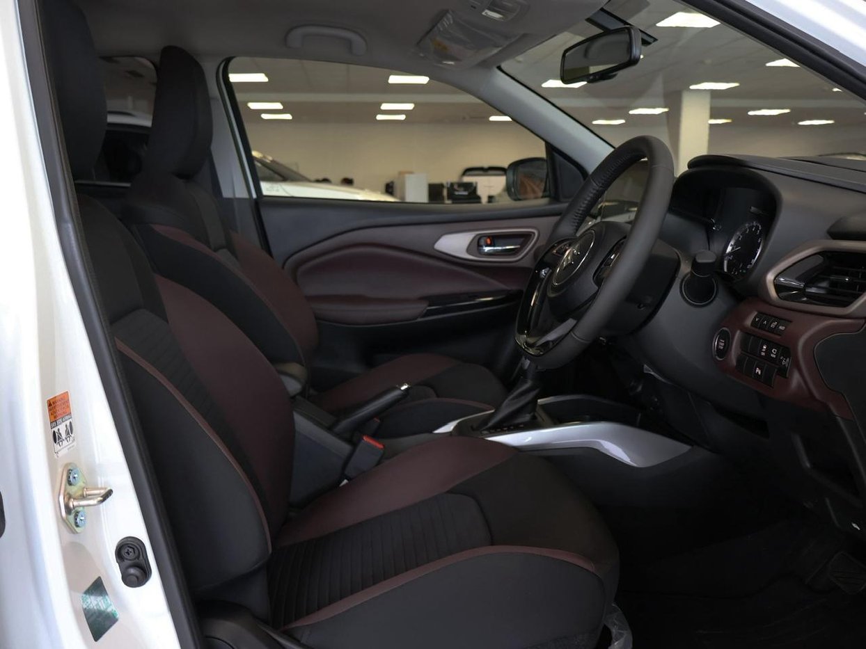 2026 Suzuki Fronx 1.5 GLX Auto Q2FyTGlzdGluZzo1NzM0NTY R349900