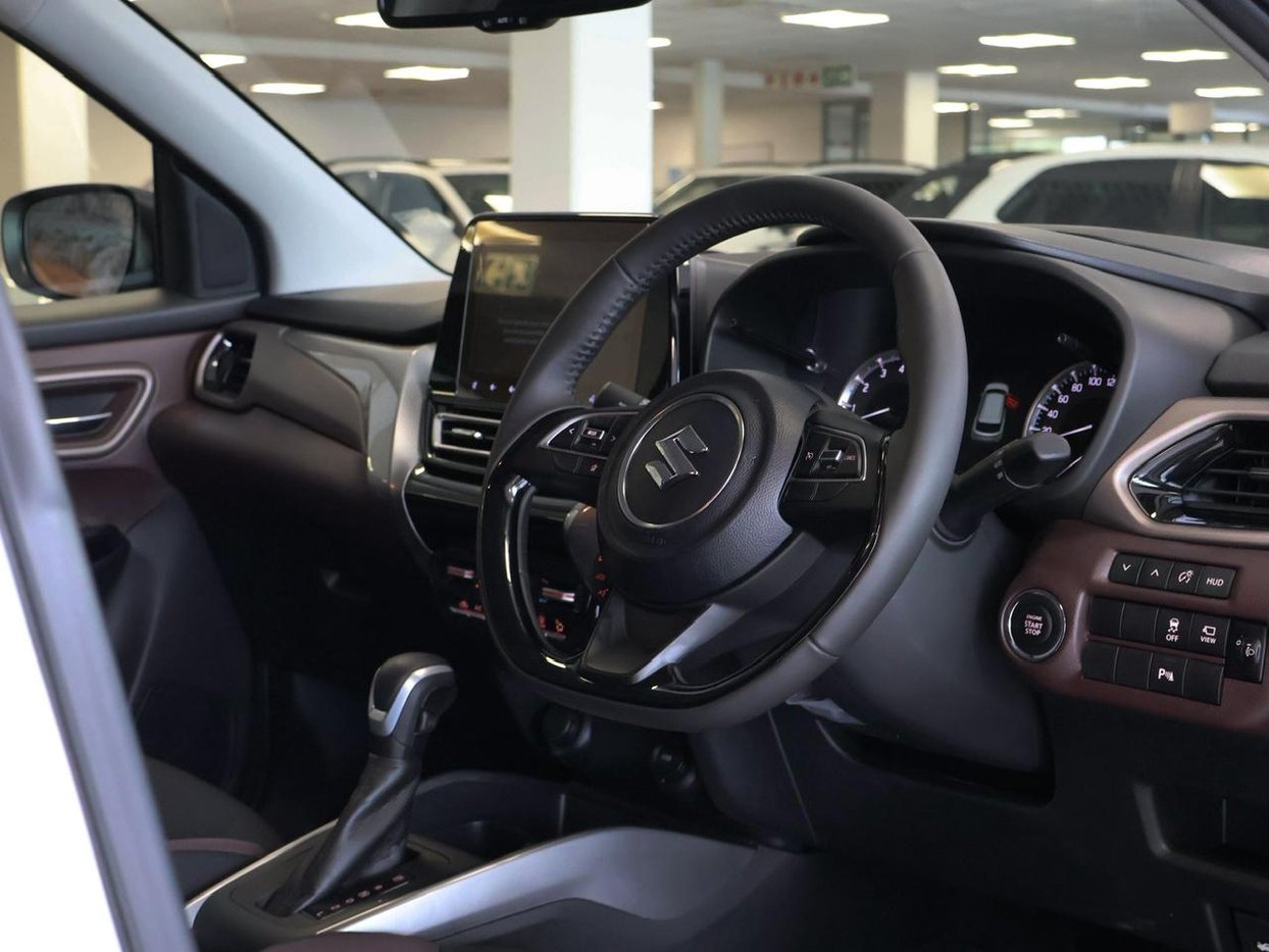 2026 Suzuki Fronx 1.5 GLX Auto Q2FyTGlzdGluZzo1NzM0NTY R349900
