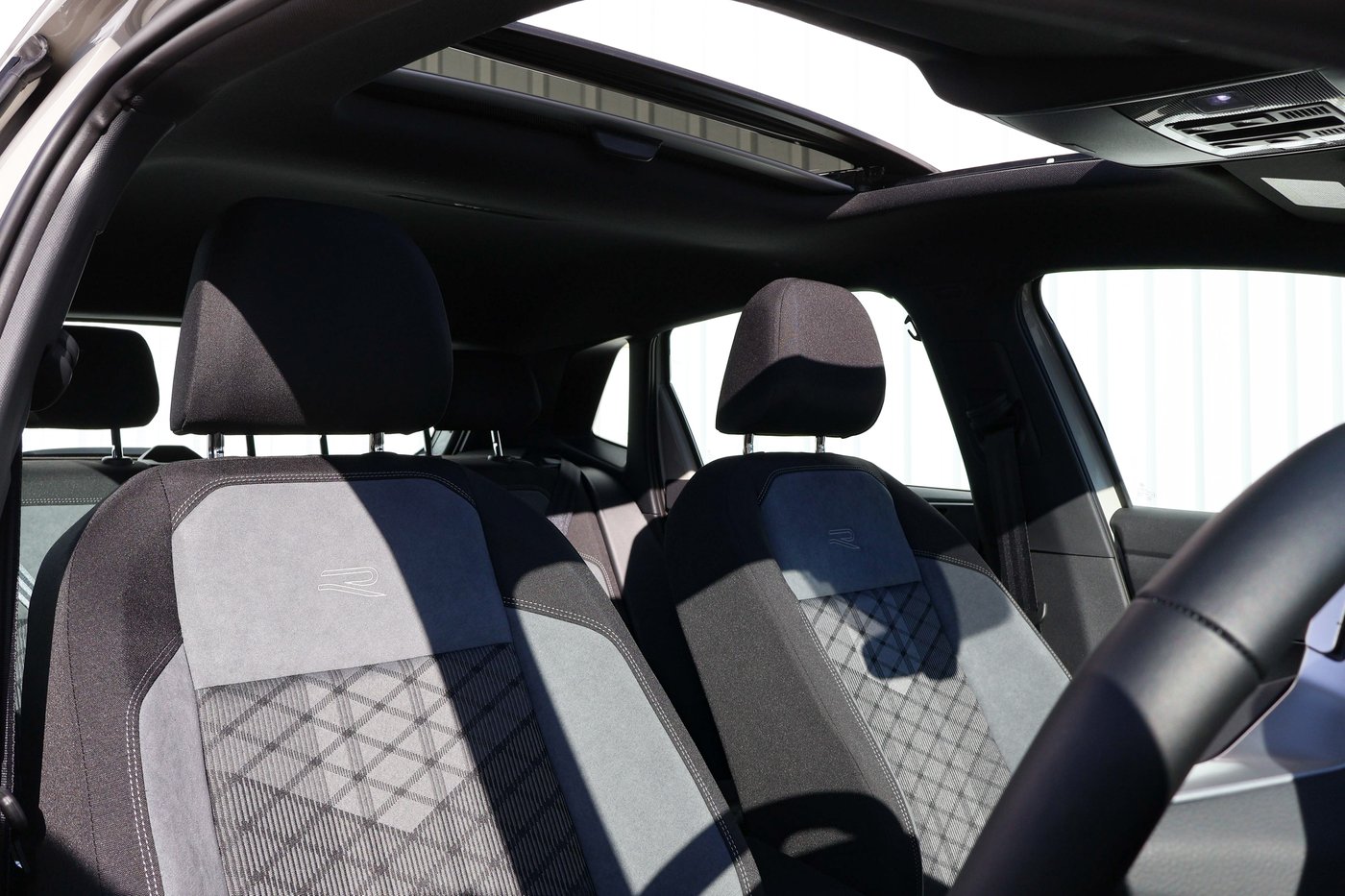 2025 Volkswagen VW Polo 1.0 TSi R-Line 85kW Q2FyTGlzdGluZzo1NzQzNTA ...