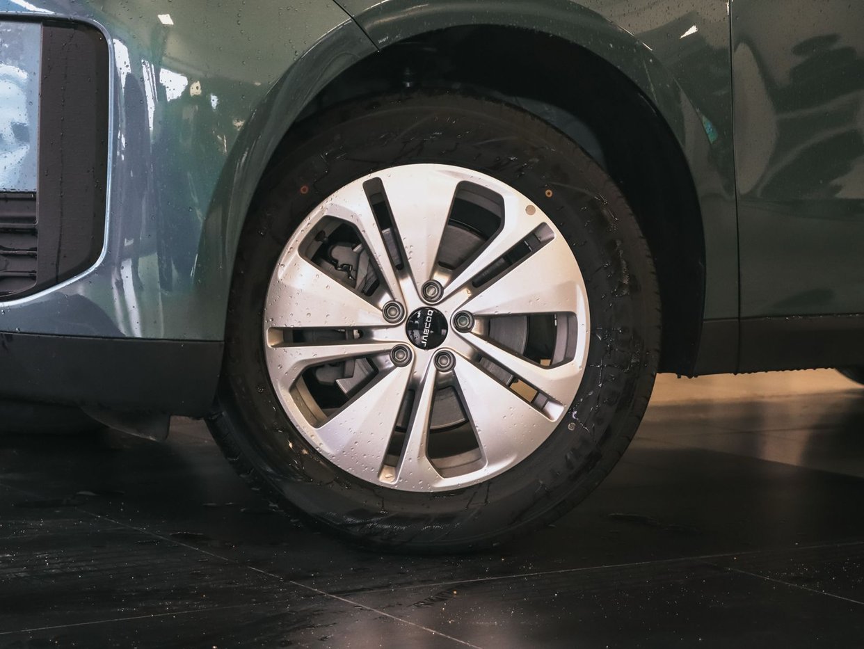 2025 Jaecoo J5 1.5T Vortex Q2FyTGlzdGluZzo1NzMzMDc R349900 | Avo Auto