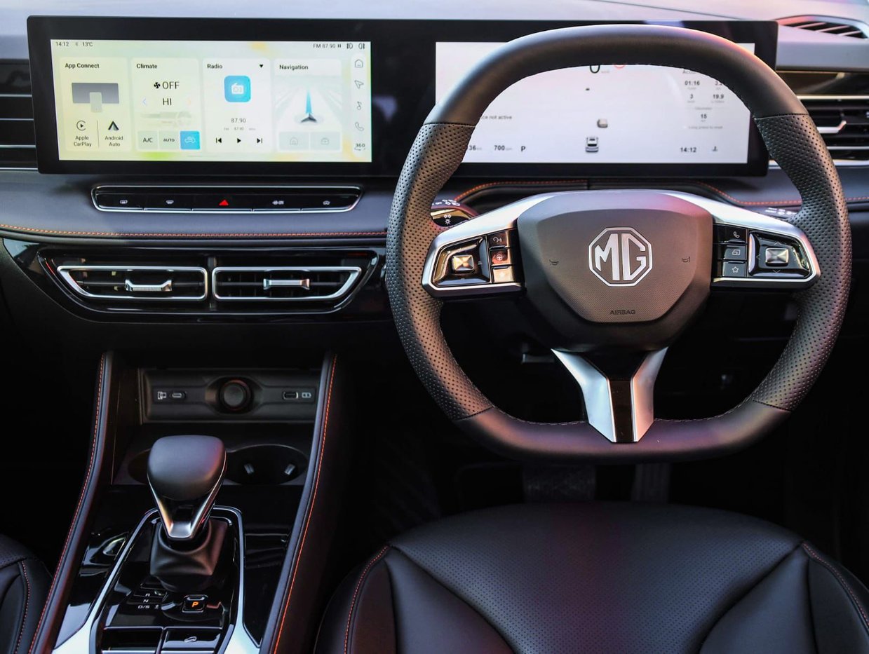 2026 MG HS HG 1.5T Lux Auto Q2FyTGlzdGluZzo1Nzc4MzY R419890 | Avo Auto