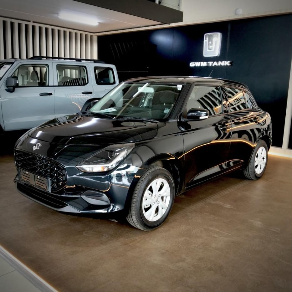 2025 Suzuki Swift 1.2 GL Q2FyTGlzdGluZzo1Nzk3MzI R239900 | Avo Auto