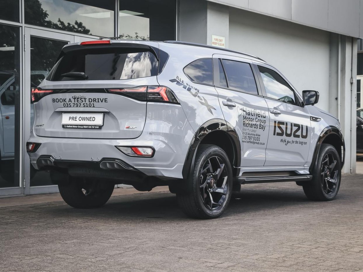 2026 Isuzu MU-X 3.0D Onyx Auto 4x4 Q2FyTGlzdGluZzo1ODE2OTc R899900