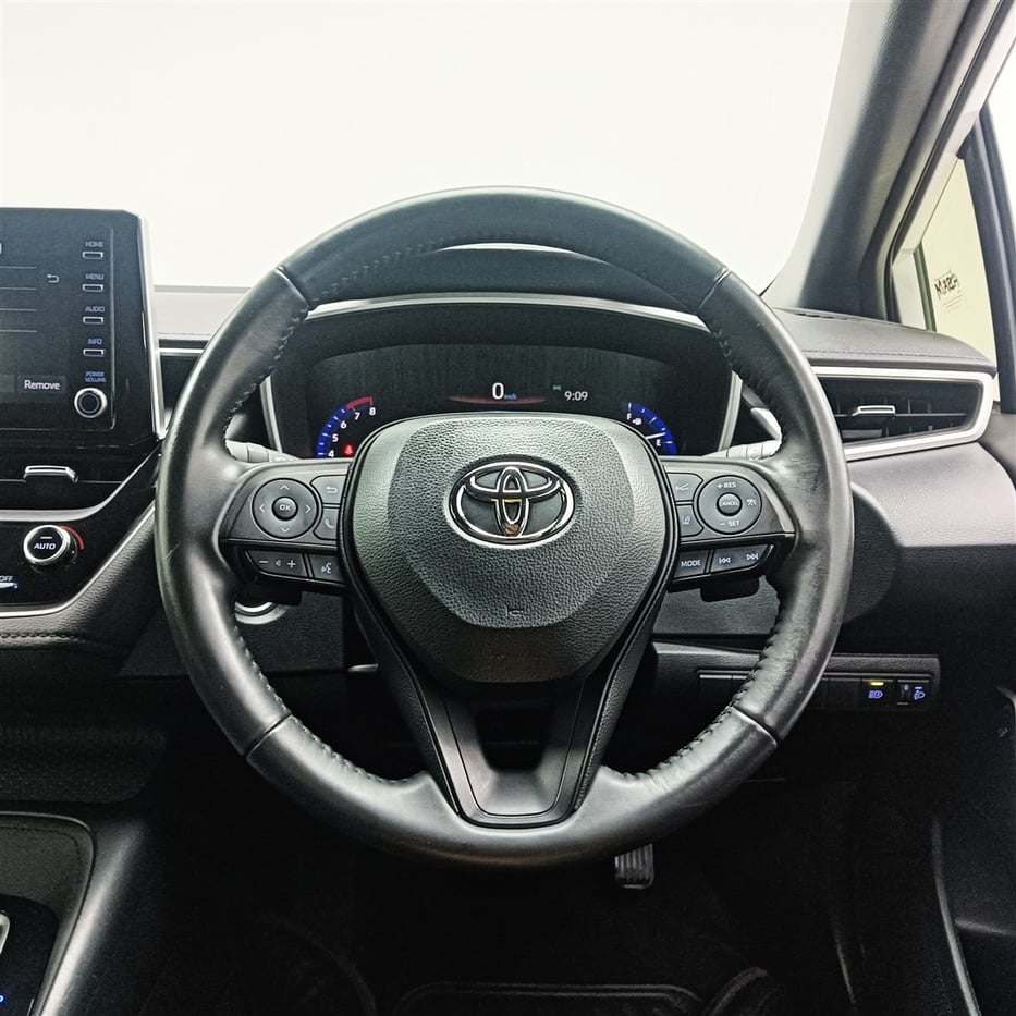 りおページ 2021 Toyota Corolla 2.0 XR CVT Q2FyTGlzdGluZzo1ODI2Mjk R369890