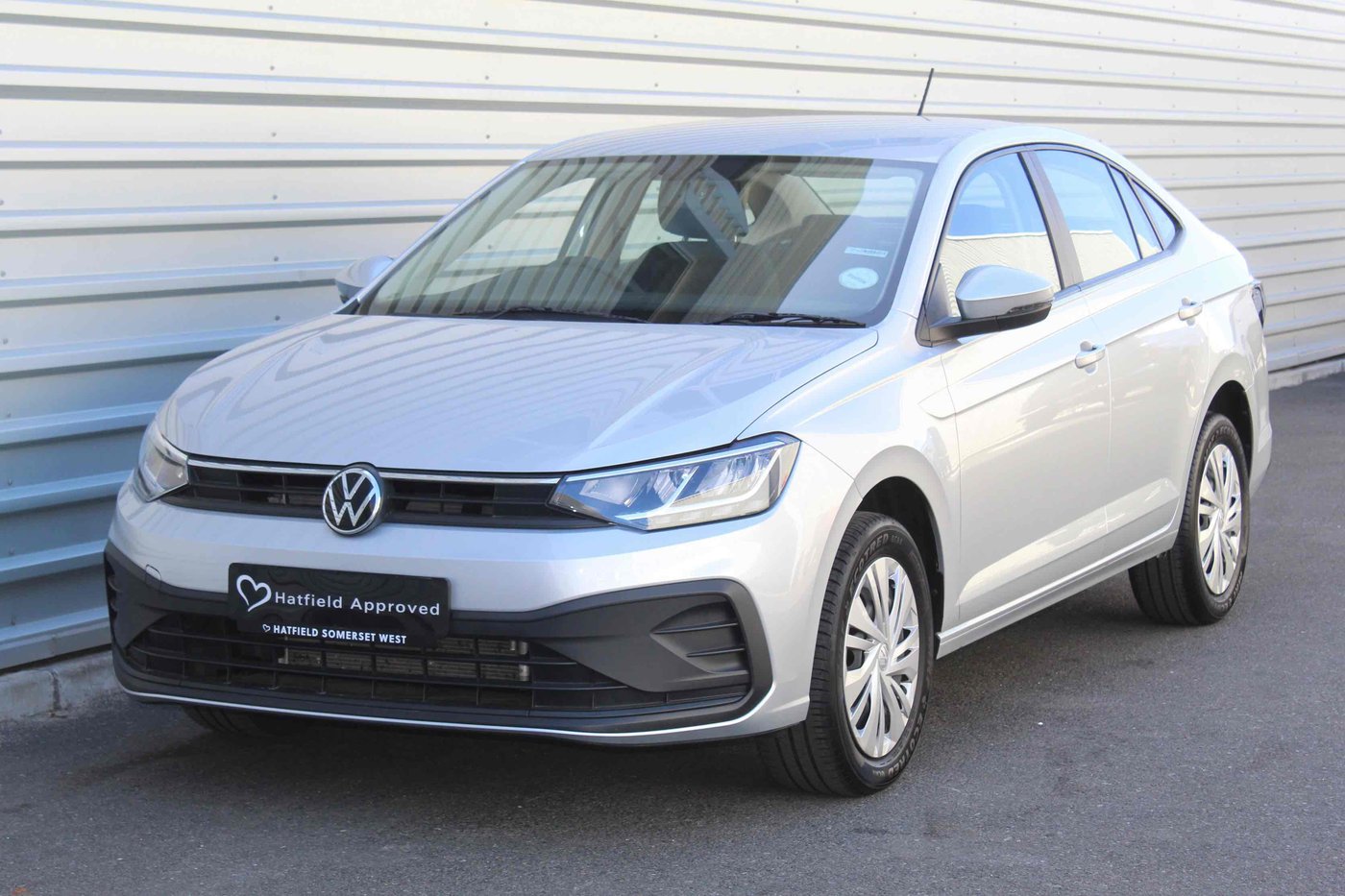 2025 Volkswagen VW Polo Sedan 1.6 Q2FyTGlzdGluZzo2MDMzMTE R299500