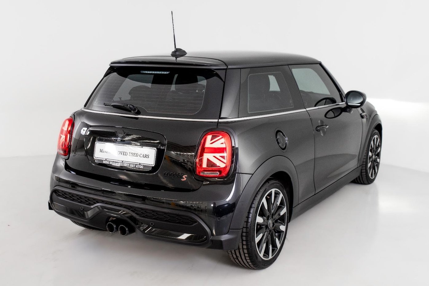 2023 MINI Cooper S Auto Q2FyTGlzdGluZzo1OTk5MDk R429000 | Avo Auto