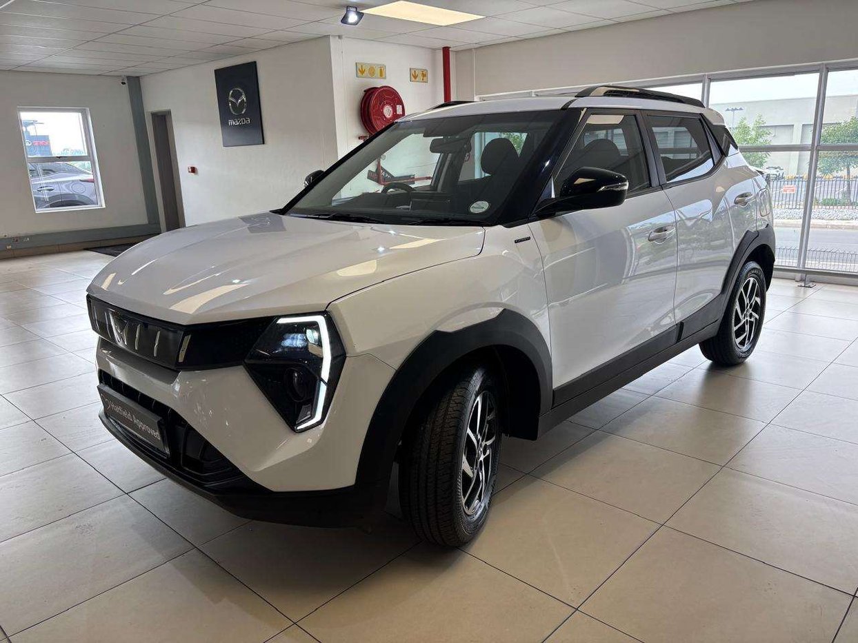 2025 Mahindra XUV 3XO 1.2T AX5 Auto Q2FyTGlzdGluZzo2MDE0ODE R289900 ...