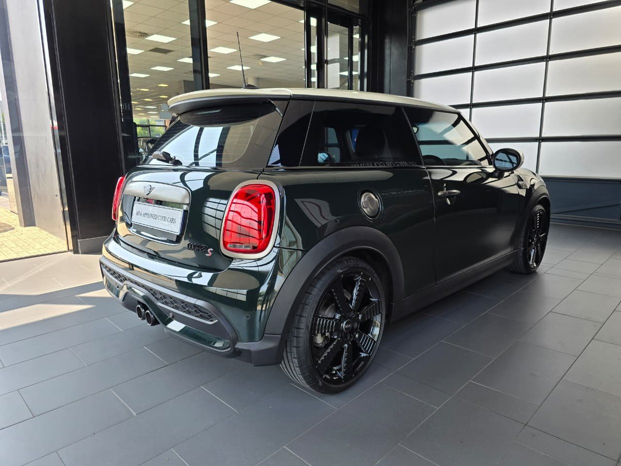 2023 MINI Cooper S Auto Q2FyTGlzdGluZzo2MDM4OTM R459000 | Avo Auto