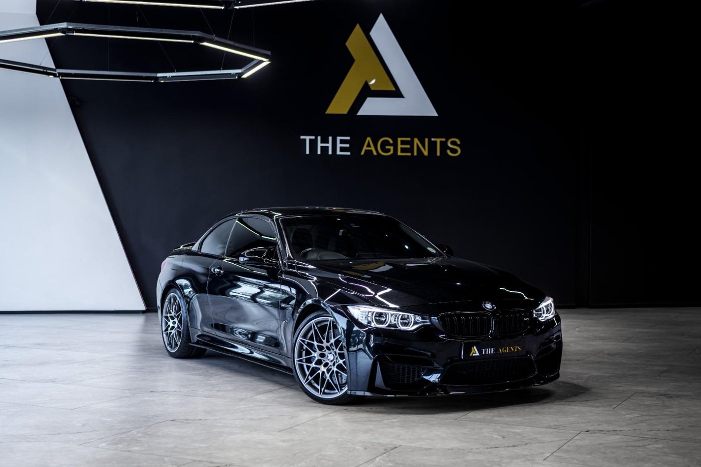 2016-Black-BMW-4-Series-M4-