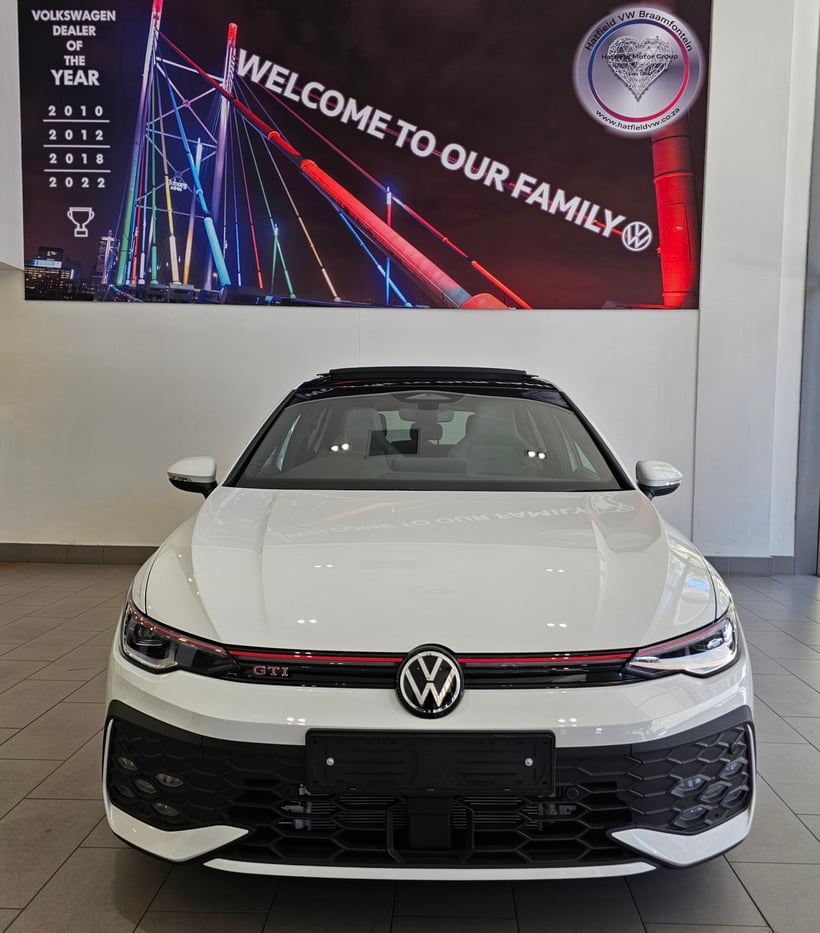 2026 Volkswagen VW Golf 8 GTI 2.0 TSi DSG Q2FyTGlzdGluZzo2NjUxMjg