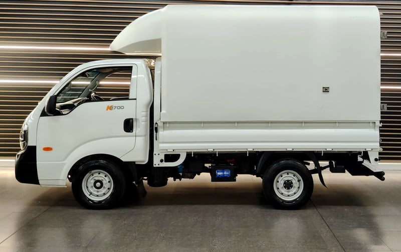 2022 Kia K 2700 Workhorse Dropside Q2FyTGlzdGluZzo2ODQxNjA R289950