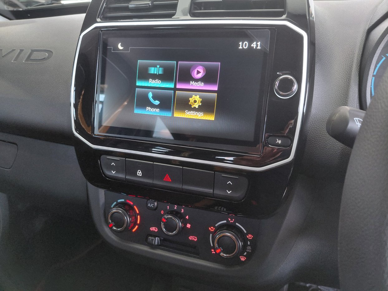 2026 Renault Kwid 1.0 Climber 5 Door Q2FyTGlzdGluZzo2MzMyMDU R219900 ...