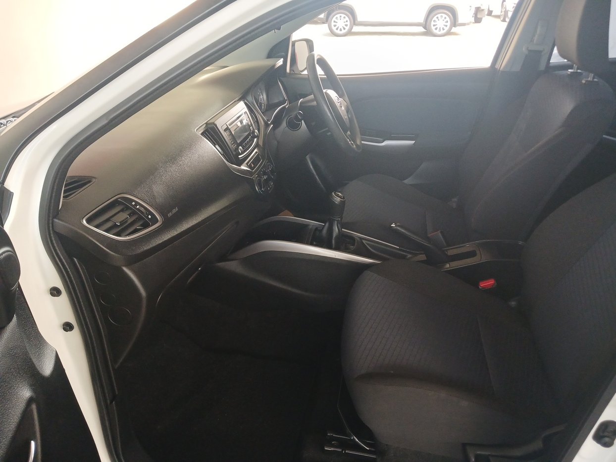 2022 Toyota Starlet 1.4L XS Q2FyTGlzdGluZzo0ODUyMDA R209995 | Avo Auto