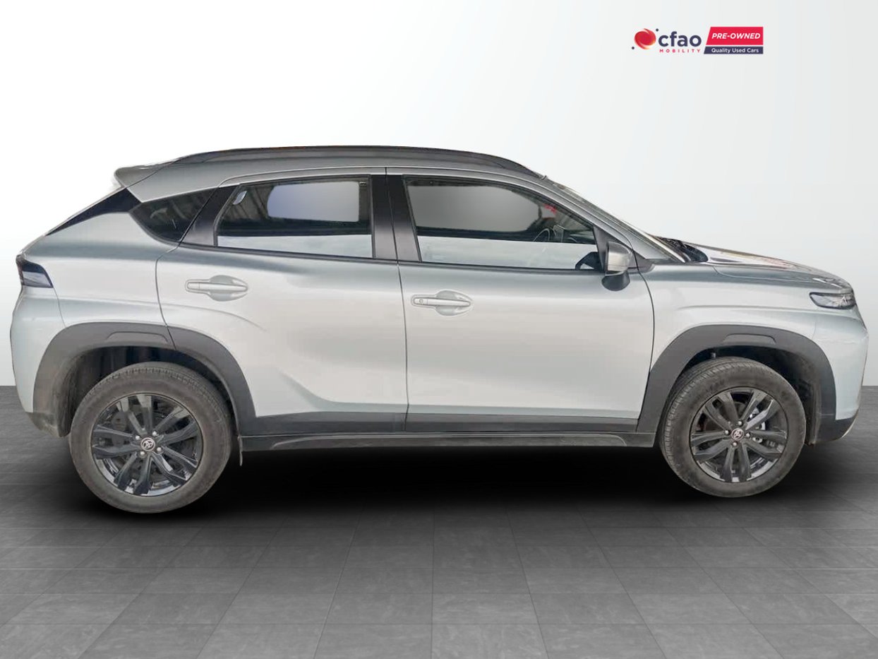 2025 Toyota Starlet Cross 1.5Xs Q2FyTGlzdGluZzo1ODUzOTQ R289900