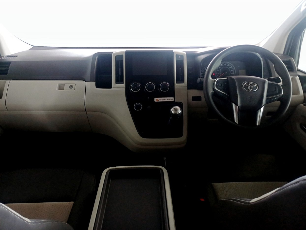 2025 Toyota Quantum 2.8 GL 11 Seater Q2FyTGlzdGluZzo1OTc5Nzg R669900 ...
