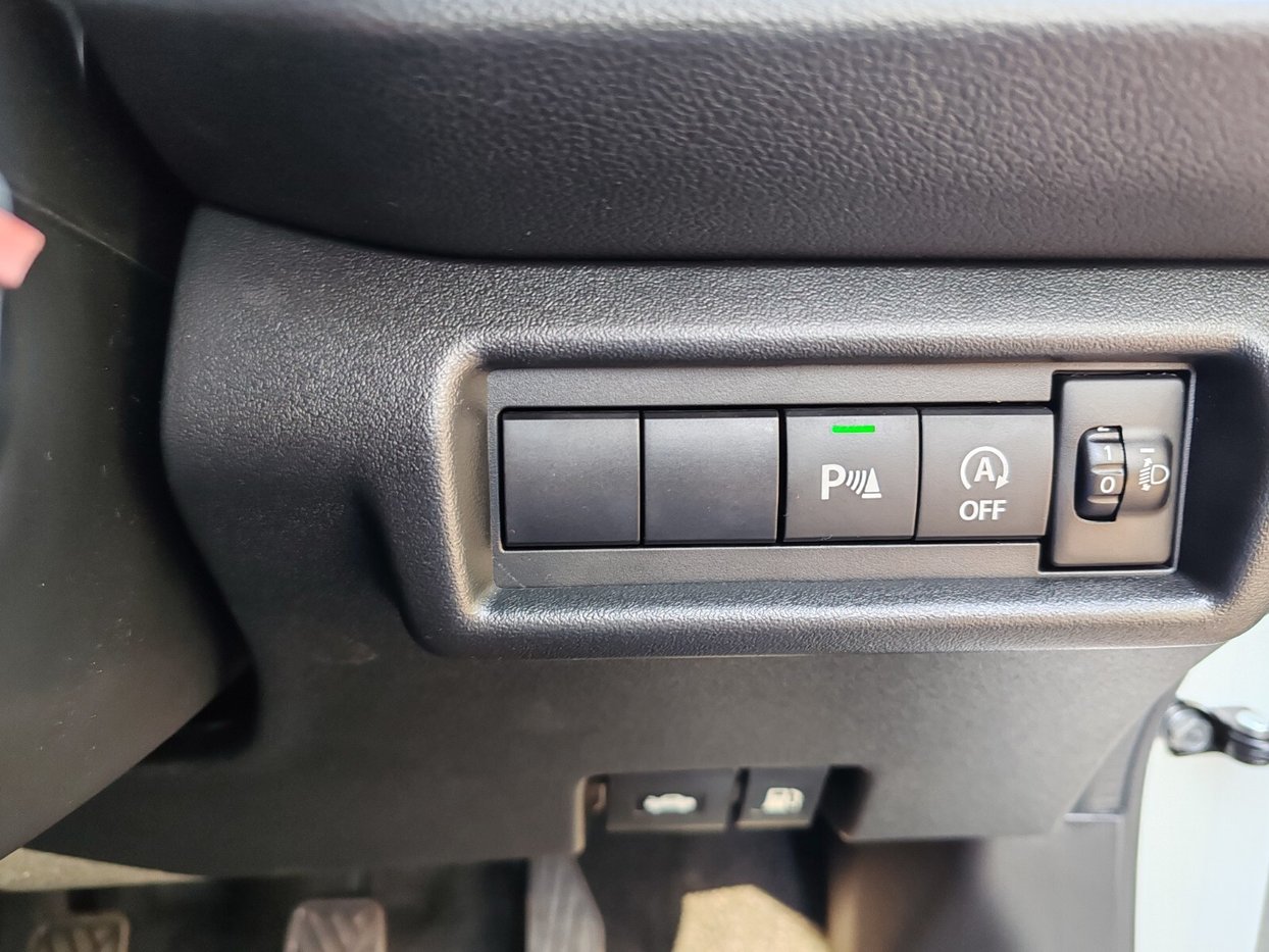 2026 Suzuki Swift 1.2 GL Q2FyTGlzdGluZzo1Mzc0Njg R227900 | Avo Auto