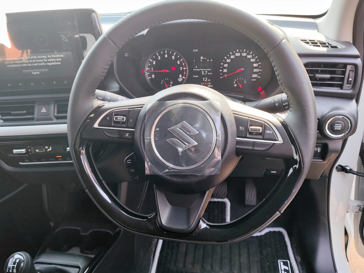 2026 Suzuki Swift 1.2 GLX Q2FyTGlzdGluZzo1NDM4NjY R275900 | Avo Auto