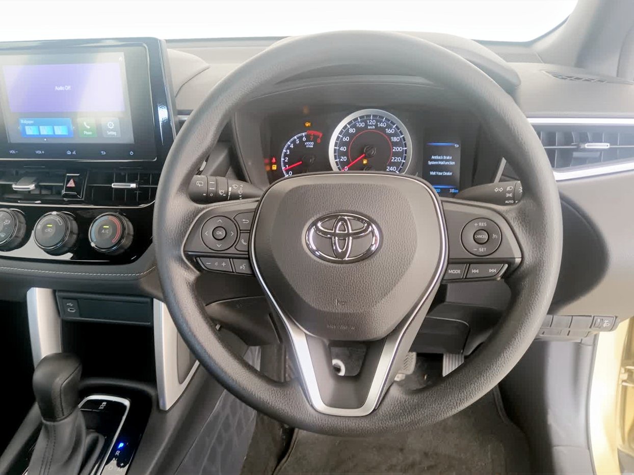 2025 Toyota Corolla Cross 1.8 Xi Q2FyTGlzdGluZzo1MjIxODM R414800
