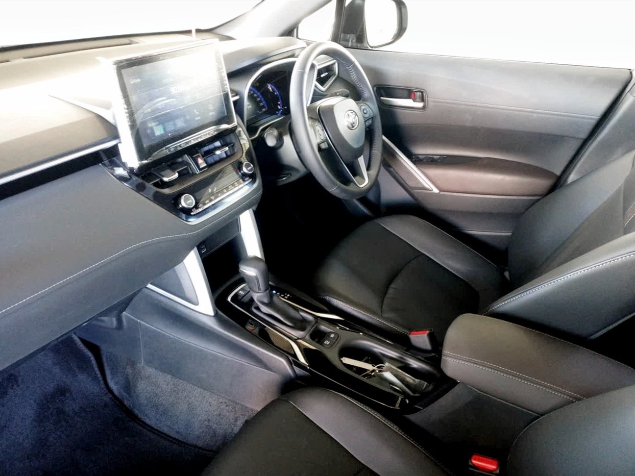 2025 Toyota Corolla Cross 1.8 XS Q2FyTGlzdGluZzo1MDA1Mzg R409900