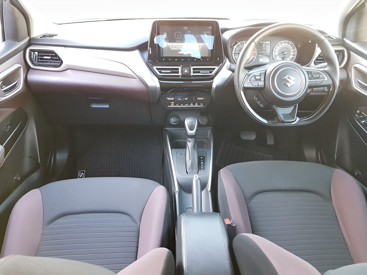 2024 Suzuki Fronx 1.5 GLX Auto Q2FyTGlzdGluZzo1MTkxNDI R294900