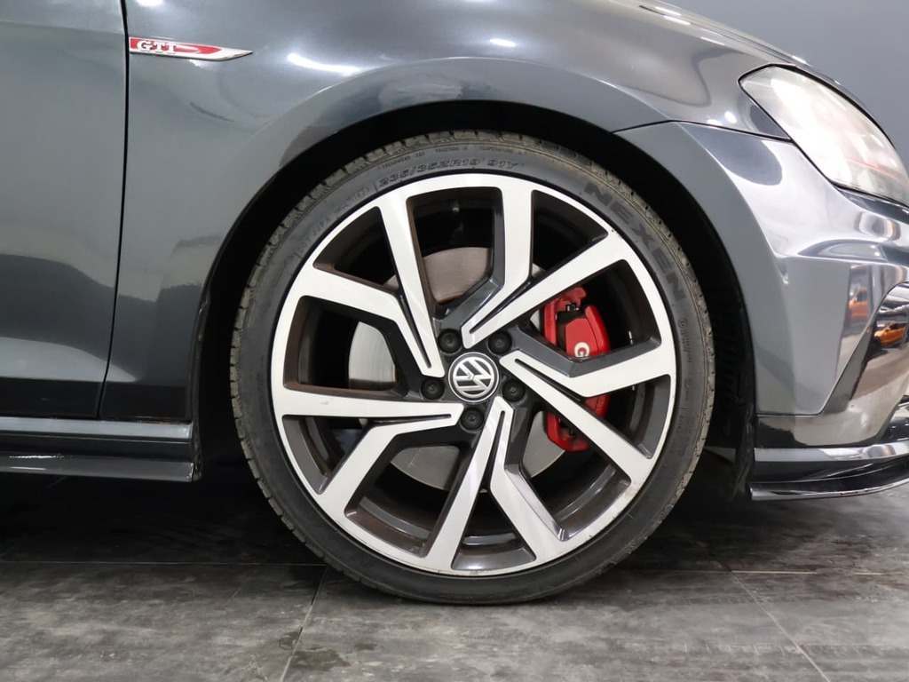 2017-volkswagen-vw-golf-7-gti-2-0-tsi-dsg-clubsport