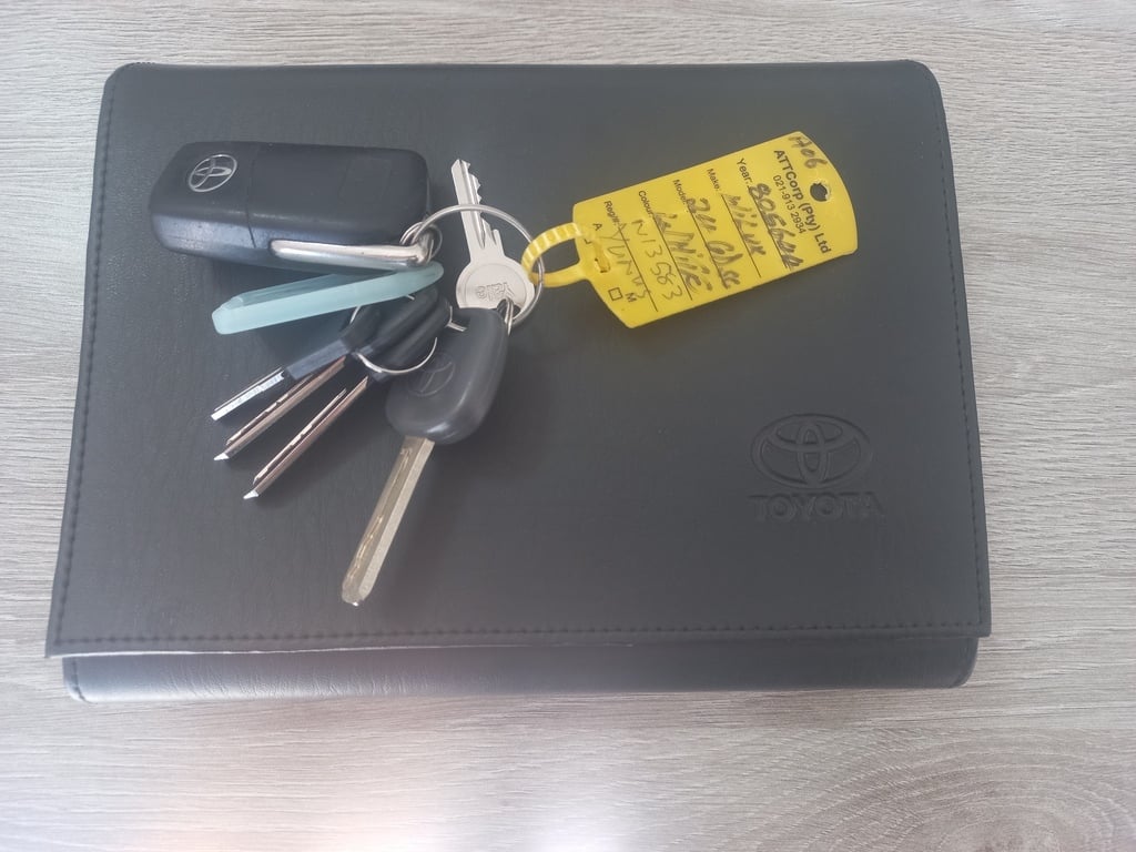 2019 Toyota Hilux 2.4 GD Aircon Single Cab Q2FyTGlzdGluZzo0MDgzMzU
