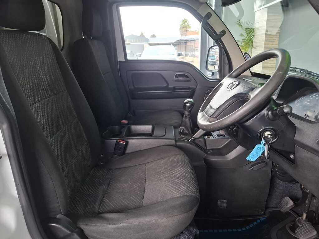 2017 TATA Super Ace 1.4 TCIC DLS Q2FyTGlzdGluZzo0OTA2MTY R109950