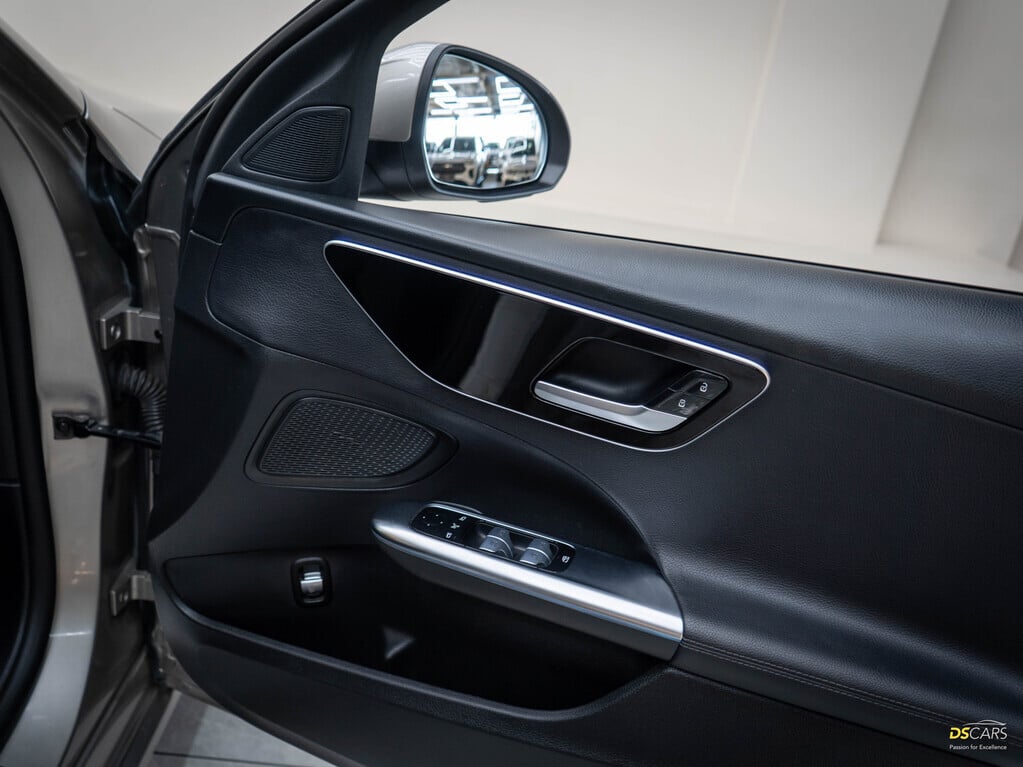 2022 Mercedes Benz C Class C 200 Auto W206 Q2FyTGlzdGluZzo1MjQzMDE