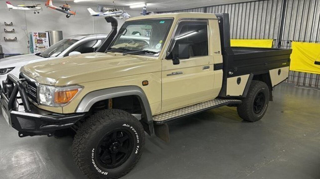 2012 Toyota Land Cruiser 79 4.0 Pick Up Q2FyTGlzdGluZzozNjgyOTA