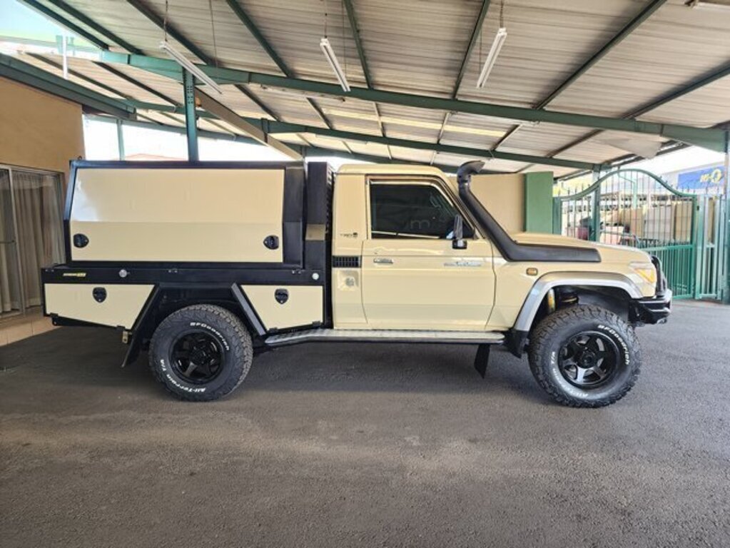 2012 Toyota Land Cruiser 79 4.0 Pick Up Q2FyTGlzdGluZzozNjgyOTA