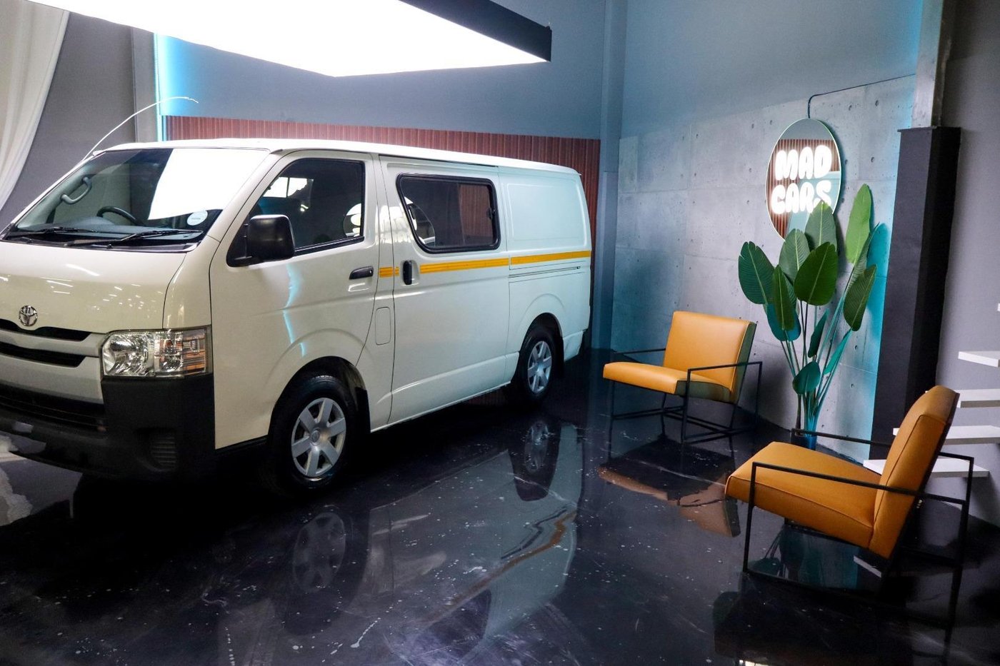 2016 Toyota Quantum 2.7 Panel Van Q2FyTGlzdGluZzo1NjY5NjY R169950 | Avo ...