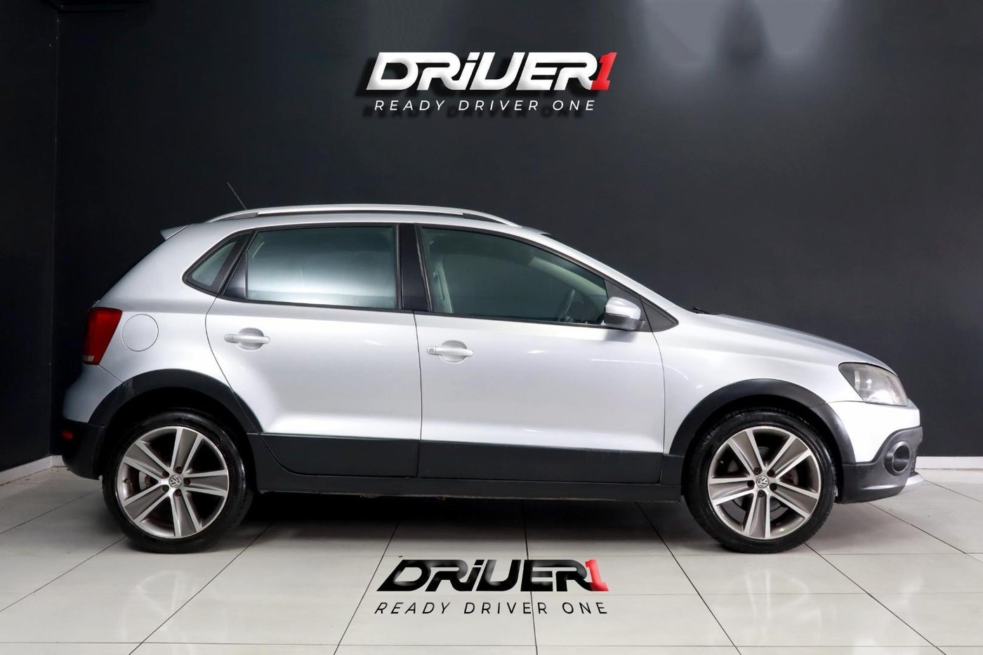2010 Volkswagen VW Polo Cross TDi Q2FyTGlzdGluZzo0MDk0MzQ