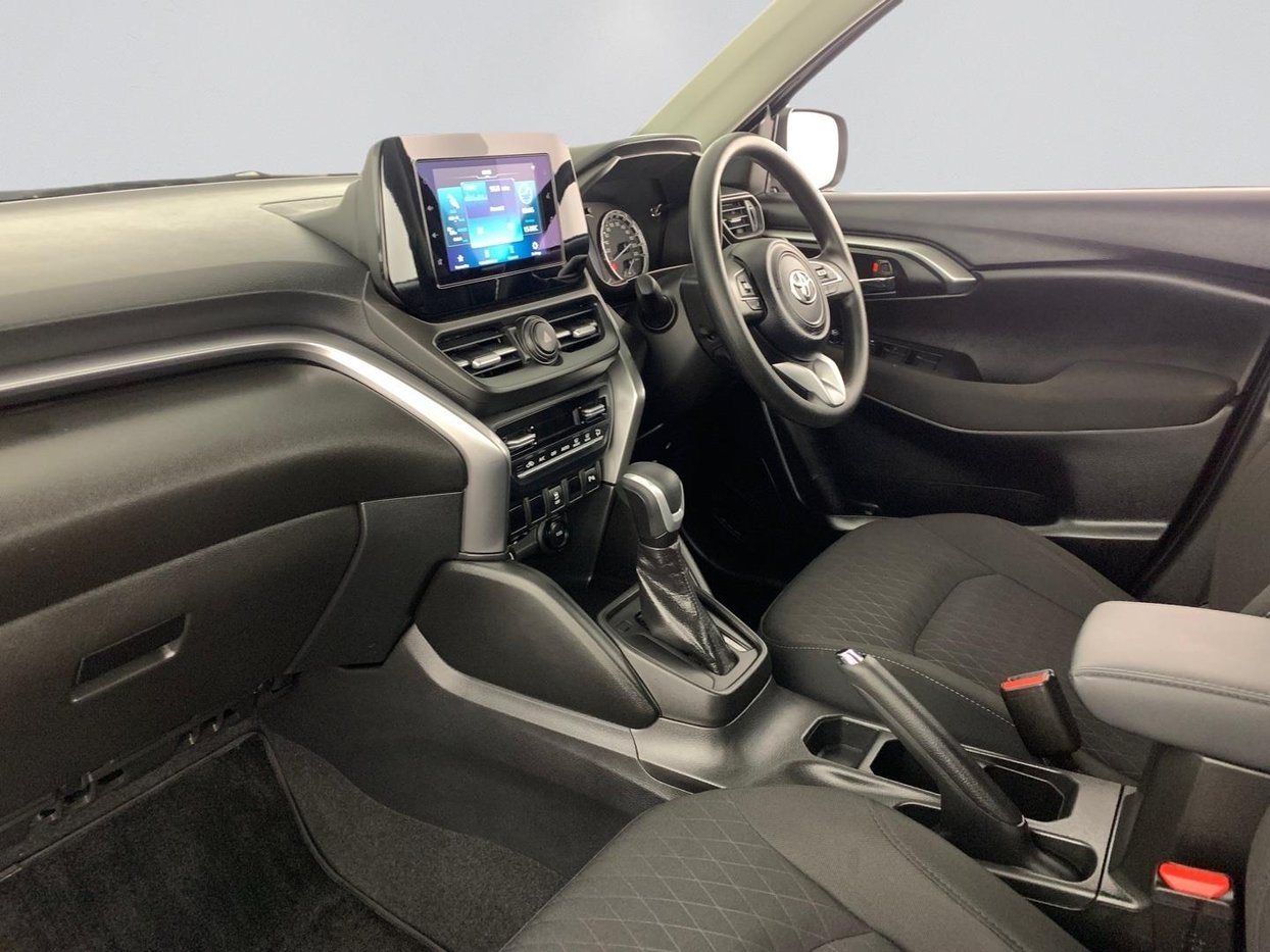 2024 Toyota Urban Cruiser 1.5 XR Auto Q2FyTGlzdGluZzo1NzgwMDg