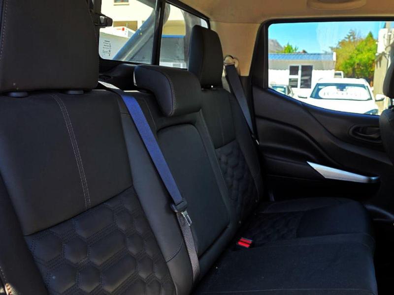 2025 Nissan Navara 2.5 DDTi Double Cab Stealth