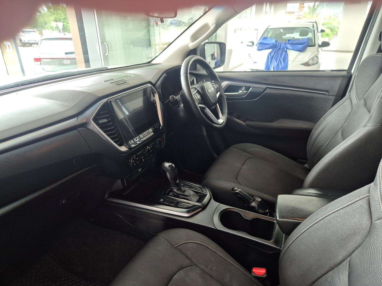 Isuzu 2022 docobuyページ D-Max 4x4 Auto Cab Double LS Ddi 1.9 その他
