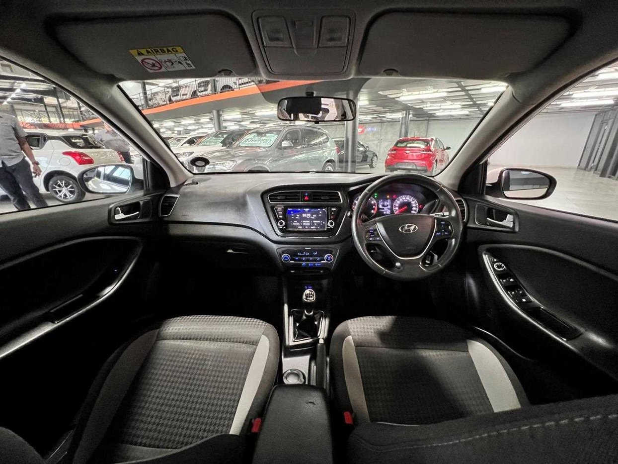 2020 Hyundai i20 1.4 74 kW Fluid Q2FyTGlzdGluZzozMzU4Njc R219000