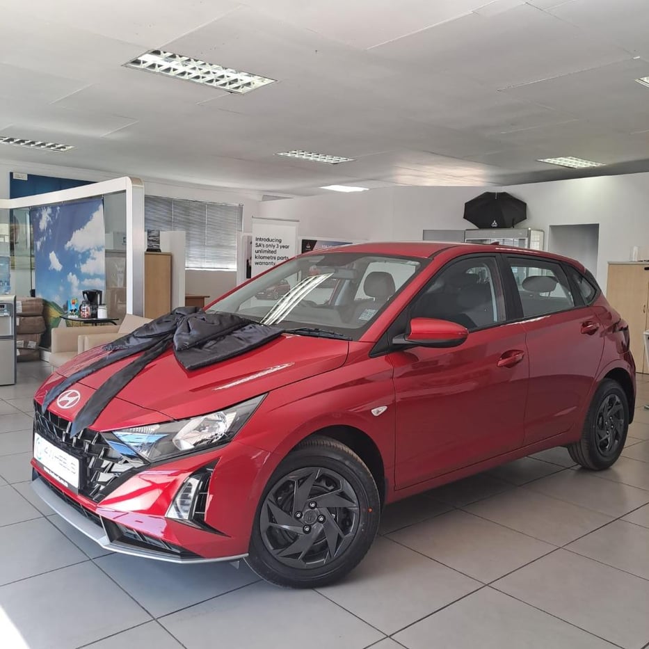 2025 Hyundai i20 1.2 Premium Q2FyTGlzdGluZzozNDA3NzQ R289800 | Avo