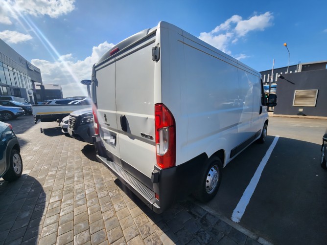 2021 Peugeot Boxer L2H1 2.2 M HDi Q2FyTGlzdGluZzo0NzczOTE R199990