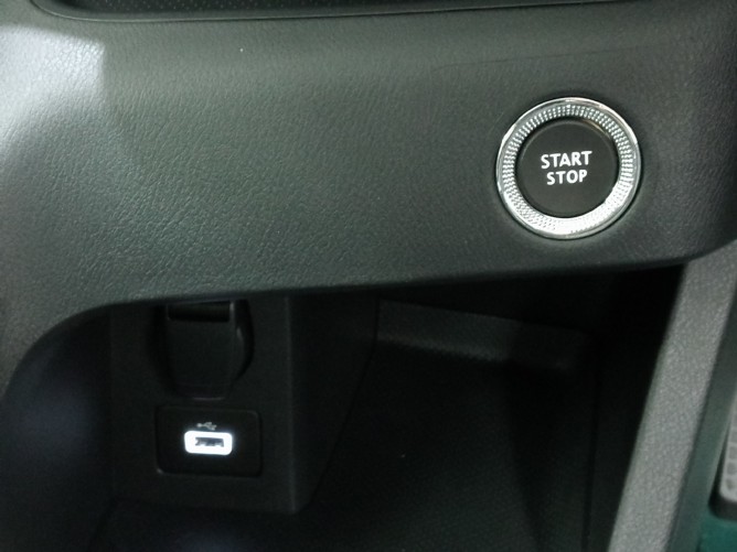 2026 Nissan Magnite 1.0 Acenta Auto Q2FyTGlzdGluZzo1OTM4MzA R294400 ...