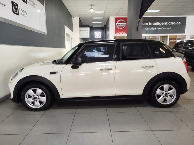 2017-mini-one-1-2-t-5-door-auto-q2fytglzdgluzzo1nza2mze-r129990-avo-auto