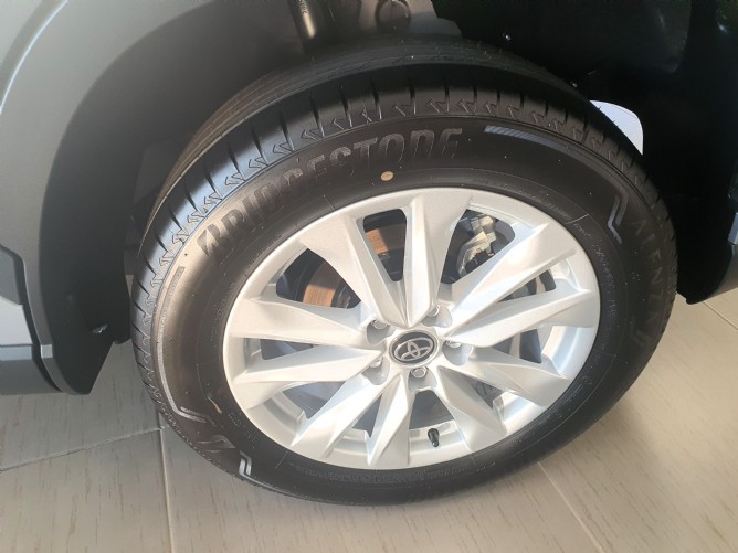 2026 Toyota Corolla Cross 1.8 XS Hybrid Q2FyTGlzdGluZzo0NTQ1MzY