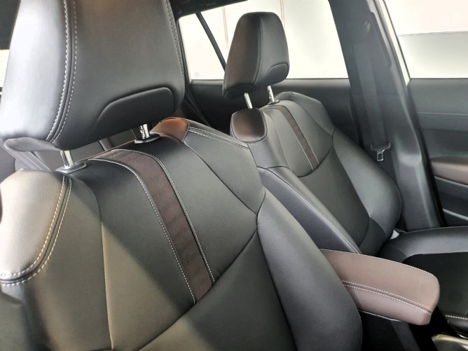 2025 Toyota Corolla Cross 1.8 XR Hybrid Q2FyTGlzdGluZzo1NDAxODI