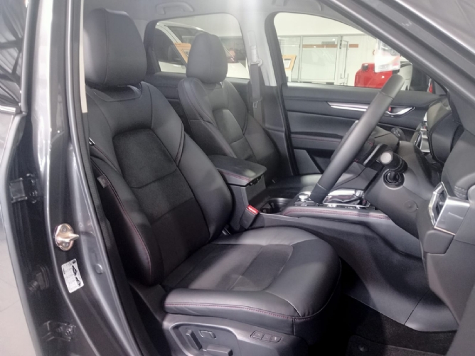 2026 Mazda CX-5 2.0 121 kW Carbon Edition Auto