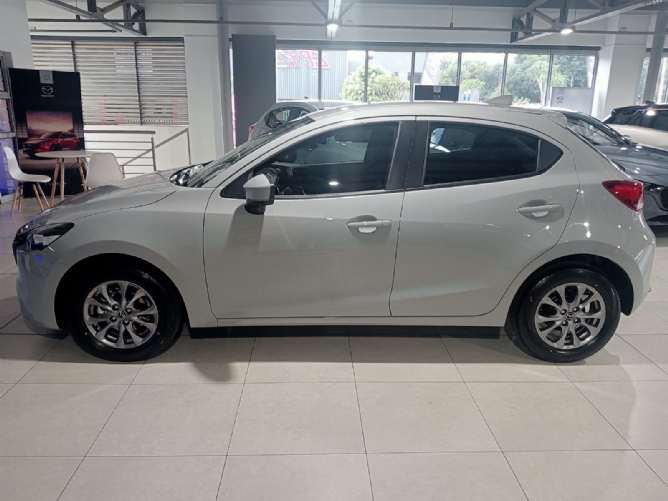 2026 Mazda 2 1.5 Dynamic 5 Door Q2FyTGlzdGluZzo1ODMzNjQ R299900