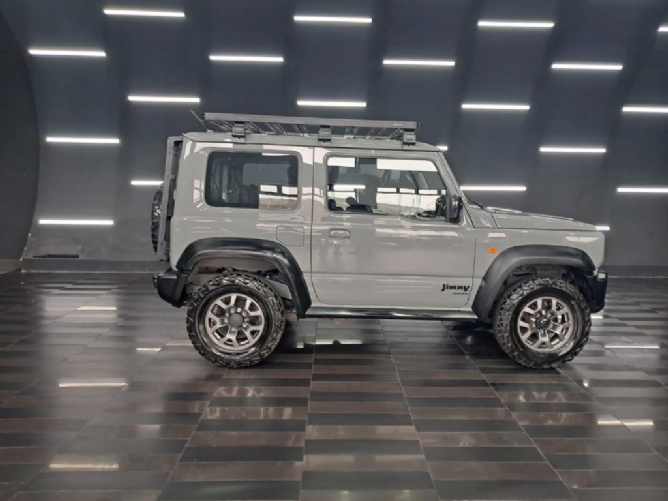 2023 Suzuki Jimny 1.5 GLX Auto Q2FyTGlzdGluZzo1MzI0OTQ R379990