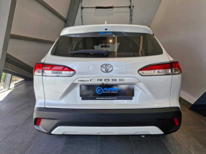 2022 Toyota Corolla Cross 1.8 XI Q2FyTGlzdGluZzozNDcwMTk R369995