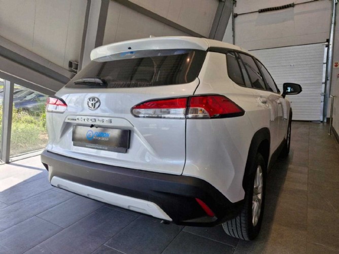 2022 Toyota Corolla Cross 1.8 XI Q2FyTGlzdGluZzozNDcwMTk R369995