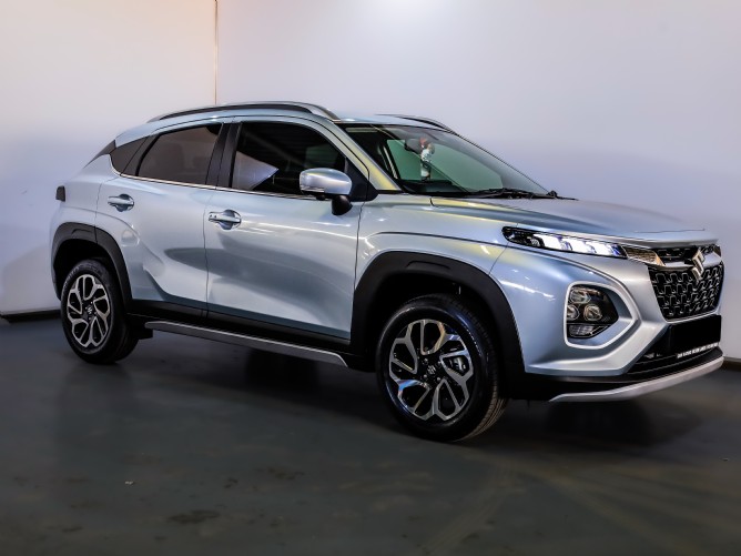 2025 Suzuki Fronx 1.5 GLX Auto Q2FyTGlzdGluZzo1MjMyMTM R362900